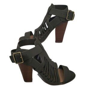Delicious Yummy Cutout Stacked Heel Green Sandals Size 6